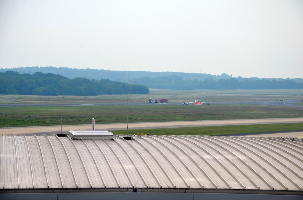 Startabruch Flugzeug Koeln Bonner Flughafen P470.JPG